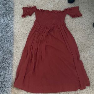 Pinkish/reddish off the shoulder dress